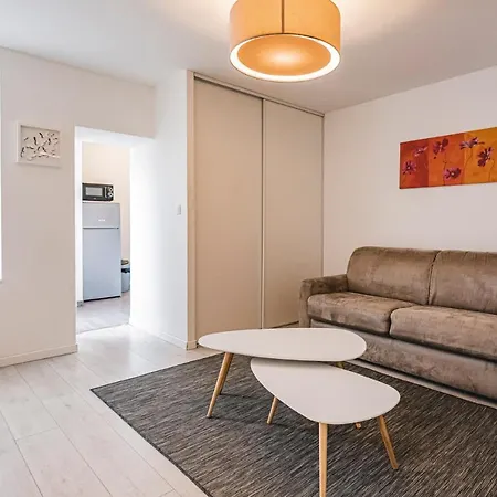 12 Rue Plumet Folliart Jolie Studio Tout Equipe Reims